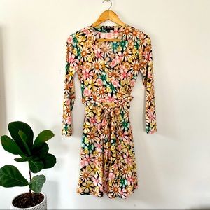 Banana Republic flower power wrap dress 🌸